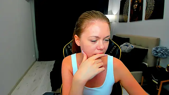 Strawberrye online show from 05/31/26, 03:23