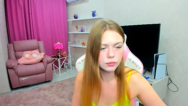 Strawberrye online show from 09/24/25, 03:24