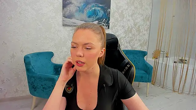 Strawberrye online show from 09/26/25, 03:24