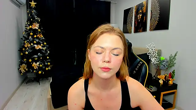 Strawberrye online show from 01/13/26, 03:21