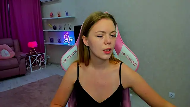 Strawberrye online show from 05/08/26, 03:21