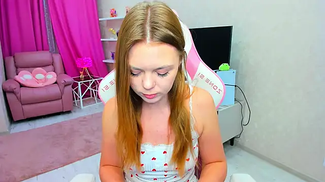 Strawberrye online show from 05/04/26, 03:21