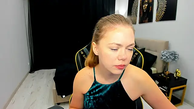 Strawberrye online show from 05/16/26, 03:27