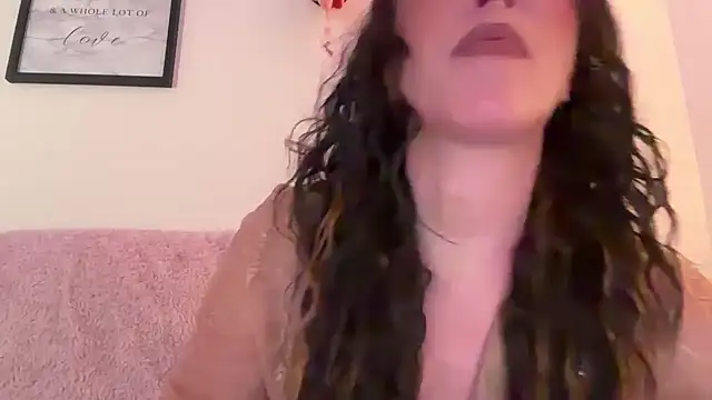 Snapshot of EmilyBlue chatting on 06/14/26, 07:48 EmilyBlue online show from 06/14/26, 07:48