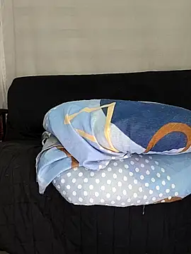 Snapshot of estrella_tasty chatting on 02/26/26, 01:27 estrella tasty online show from 02/26/26, 01:27