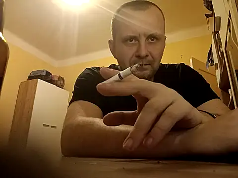 Snapshot of MrWhitePL chatting on 12/27/24, 11:31 MrWhitePL online show from 12/27/24, 11:31