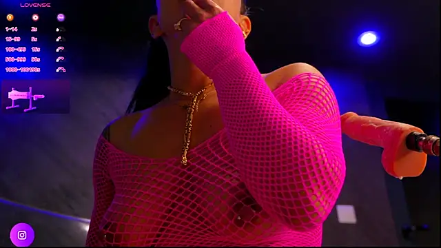 im-your-lovee online show from 10/26/25, 07:09