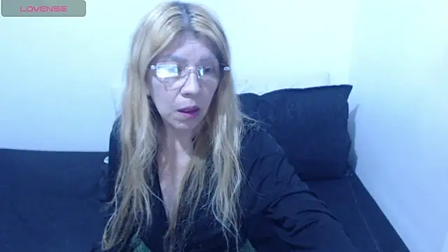 Dulce-Bella online show from 06/23/26, 08:40