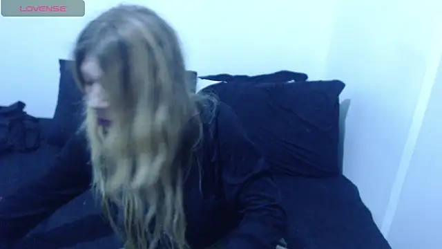 Dulce-Bella online show from 11/13/25, 09:08