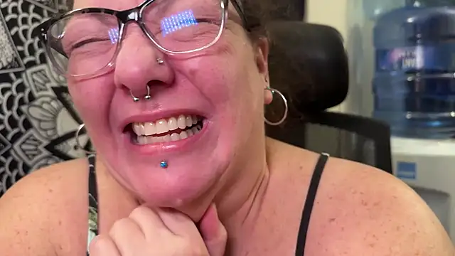 Miss Phat Booty online show from 10/28/25, 02:56