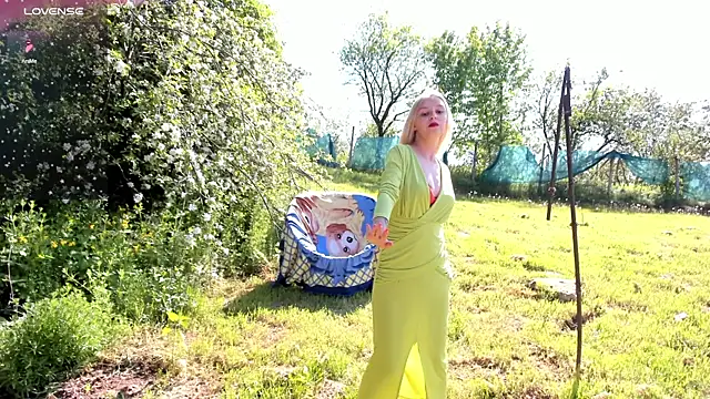 luxurydoll21 online show from 05/06/26, 07:12