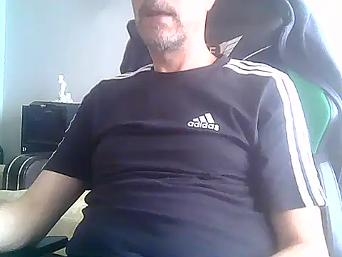 Snapshot of boran34 chatting on 06/01/26, 03:33 boran34 online show from 06/01/26, 03:33