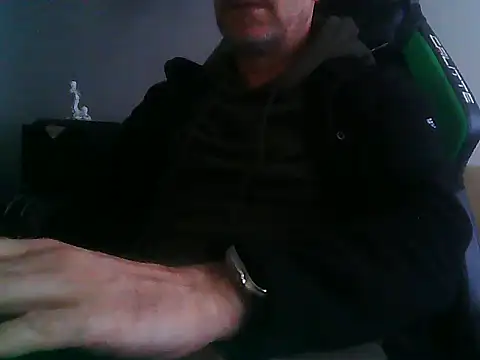 Snapshot of boran34 chatting on 04/10/26, 04:14 boran34 online show from 04/10/26, 04:14