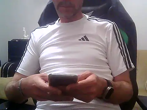 Snapshot of boran34 chatting on 05/30/26, 10:04 boran34 online show from 05/30/26, 10:04