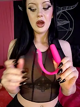 EVILYN online show from 04/28/26, 05:50