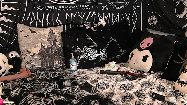 EVILYN online show from 03/31/26, 06:21