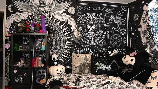 EVILYN online show from 02/13/26, 08:09