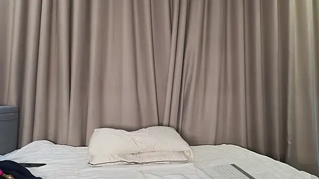 LucyNuty online show from 12/02/25, 05:53