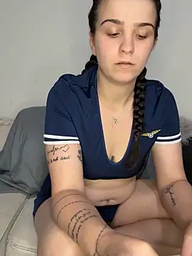 Snapshot of joeystaciee chatting on 06/18/26, 12:20 joeystaciee online show from 06/18/26, 12:20