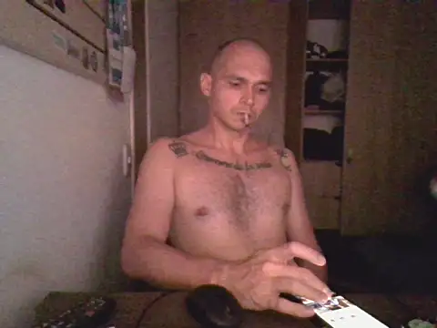 Snapshot of universitario-col chatting on 10/10/25, 03:07 universitario-col online show from 10/10/25, 03:07