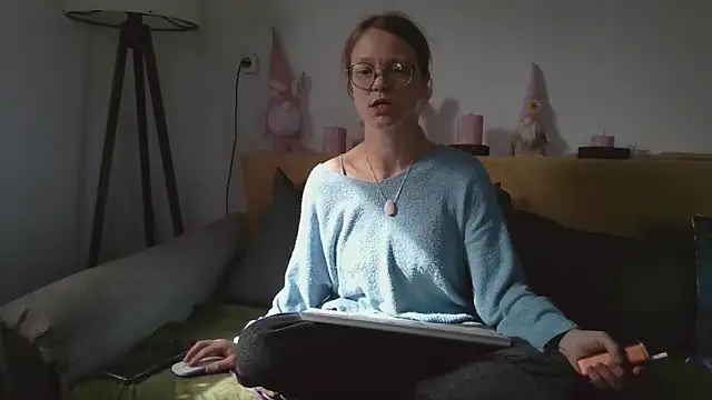 Snapshot of little-leni chatting on 02/16/26, 10:14 little-leni online show from 02/16/26, 10:14