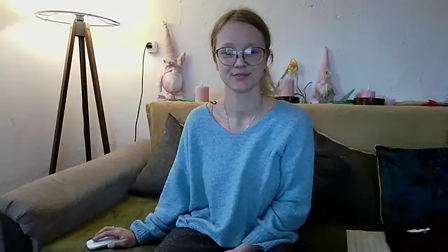Snapshot of little-leni chatting on 02/17/26, 08:11 little-leni online show from 02/17/26, 08:11