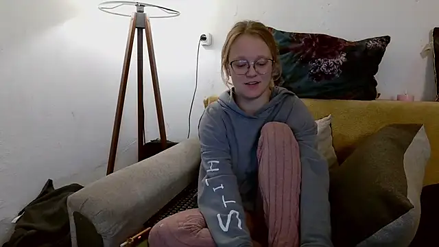 Snapshot of little-leni chatting on 01/16/26, 09:52 little-leni online show from 01/16/26, 09:52