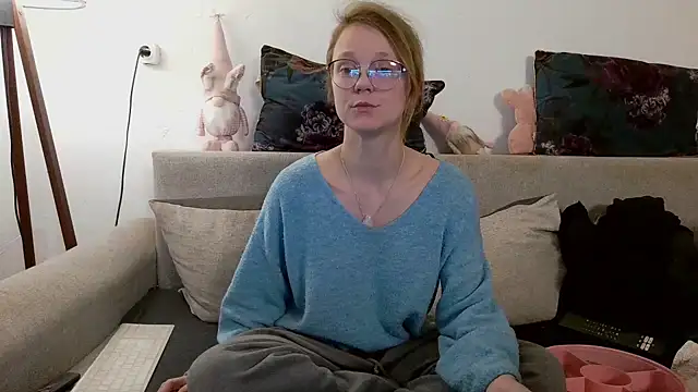 Snapshot of little-leni chatting on 03/06/26, 09:43 little-leni online show from 03/06/26, 09:43