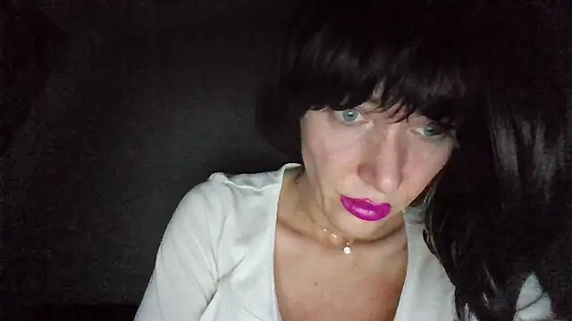 Snapshot of suuzykiss chatting on 03/07/25, 10:21 suuzykiss online show from 03/07/25, 10:21