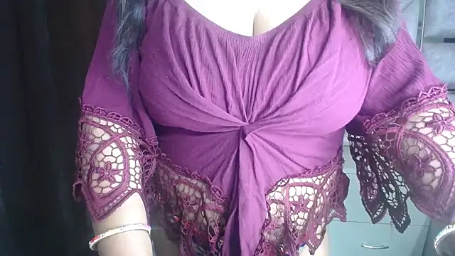 Shanvi  online show from 11/03/25, 01:58