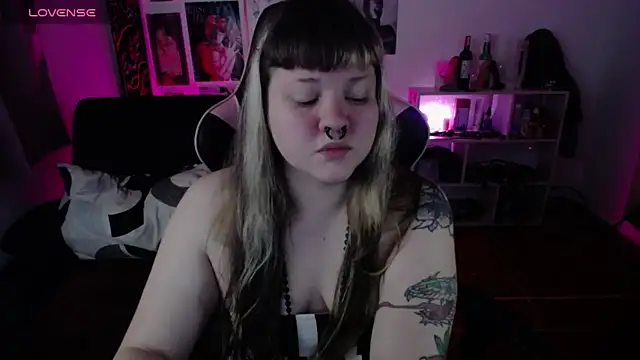 Snapshot of Bdsm_and_fries chatting on 06/02/26, 03:01 Bdsm and fries online show from 06/02/26, 03:01
