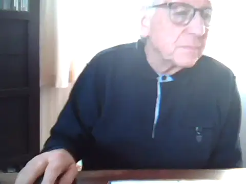 Snapshot of johnjohn622662 chatting on 11/26/25, 10:37 johnjohn622662 online show from 11/26/25, 10:37