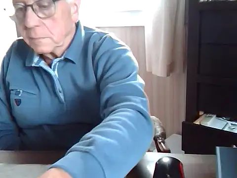 Snapshot of johnjohn622662 chatting on 11/04/25, 11:14 johnjohn622662 online show from 11/04/25, 11:14