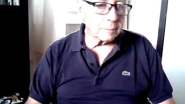 Snapshot of johnjohn622662 chatting on 06/16/26, 02:06 johnjohn622662 online show from 06/16/26, 02:06