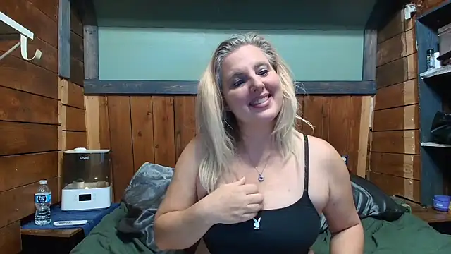 lisaxlovexxx online show from 05/03/26, 01:44
