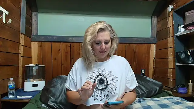 lisaxlovexxx online show from 03/25/26, 03:22