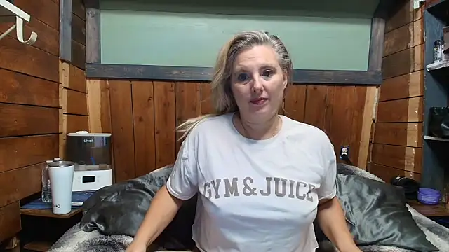 lisaxlovexxx online show from 05/20/26, 03:31