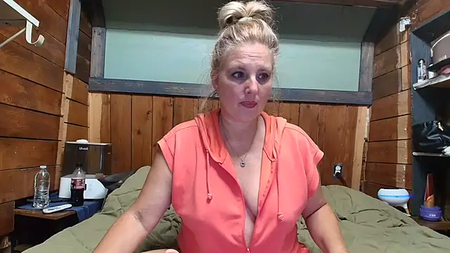 Snapshot of lisaxlovexxx chatting on 06/30/26, 12:54 lisaxlovexxx online show from 06/30/26, 12:54