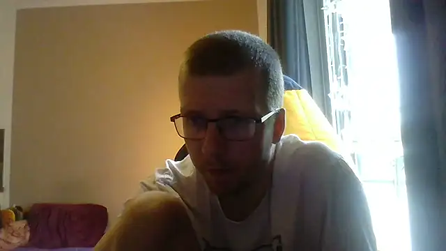 Snapshot of David250692 chatting on 10/09/25, 10:16 David250692 online show from 10/09/25, 10:16
