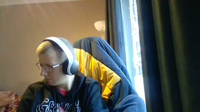 David250692 online show from 12/15/25, 10:21