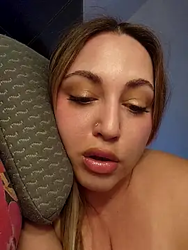 sofiabichota online show from 12/16/25, 04:22