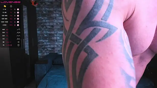 Snapshot of mark_normal chatting on 11/15/25, 02:15 mark normal online show from 11/15/25, 02:15