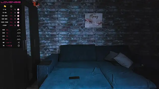 Snapshot of mark_normal chatting on 11/14/25, 03:43 mark normal online show from 11/14/25, 03:43