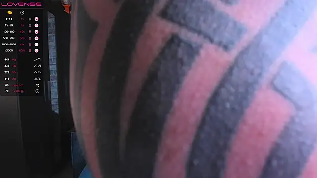 Snapshot of mark_normal chatting on 11/26/25, 03:17 mark normal online show from 11/26/25, 03:17