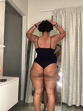 CurvyDesire1 online show from 12/01/25, 08:42