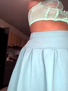 CurvyDesire1 online show from 11/08/25, 08:51