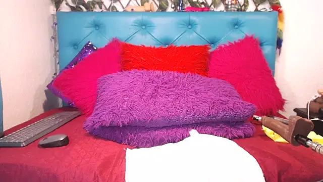 SARAWILLS online show from 11/03/25, 02:09