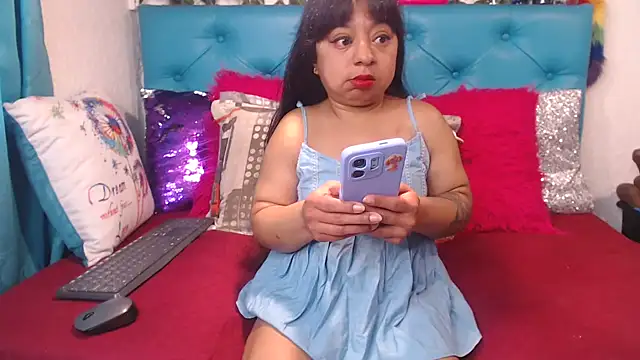 Snapshot of SARAWILLS chatting on 03/27/26, 01:56 SARAWILLS online show from 03/27/26, 01:56