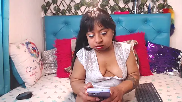 Snapshot of SARAWILLS chatting on 03/21/26, 02:32 SARAWILLS online show from 03/21/26, 02:32