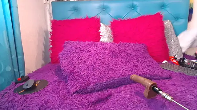 SARAWILLS online show from 05/11/26, 04:04
